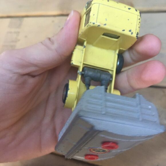 Vintage 1959 Corgi Toys 458 ERF Dumper Toy Car - Picture 4 of 12